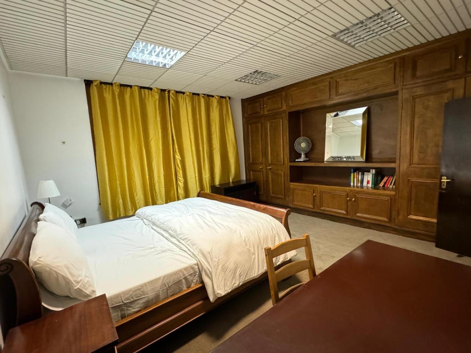 London Stockwell Station Apartment Room photo