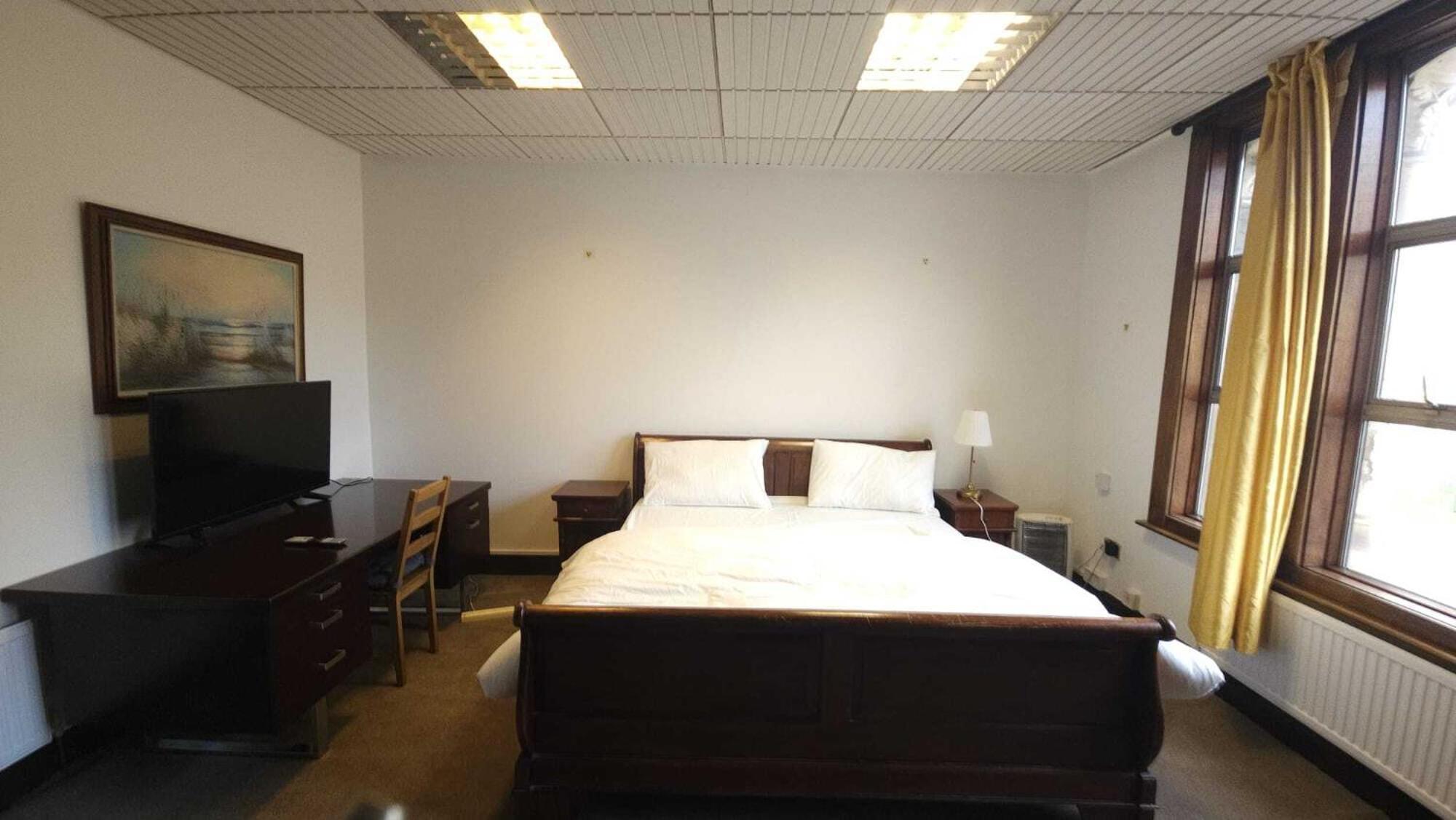 London Stockwell Station Apartment Room photo