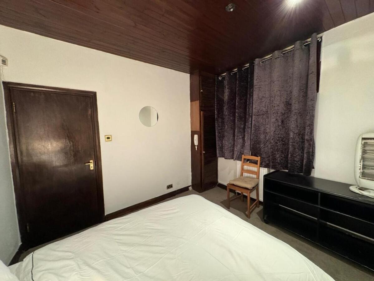 London Stockwell Station Apartment Room photo