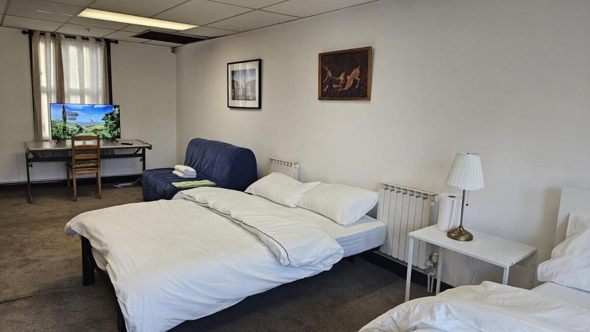 London Stockwell Station Apartment Room photo