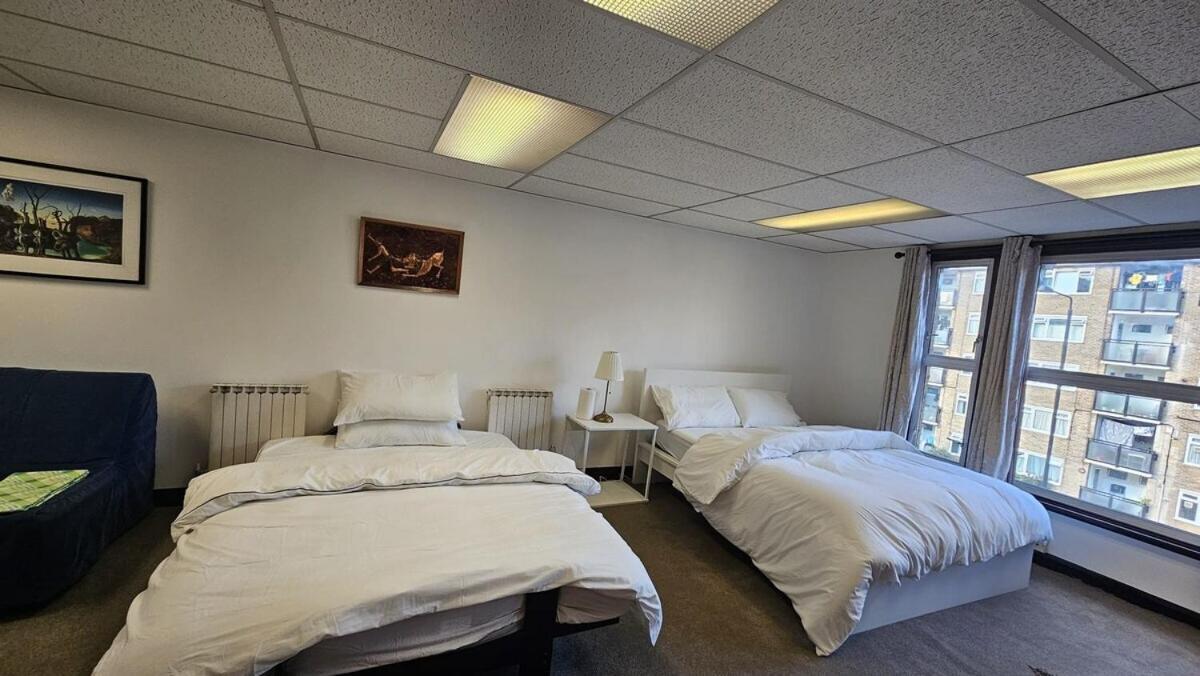 London Stockwell Station Apartment Room photo