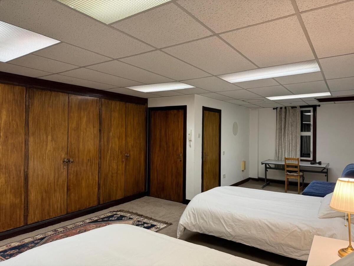 London Stockwell Station Apartment Room photo