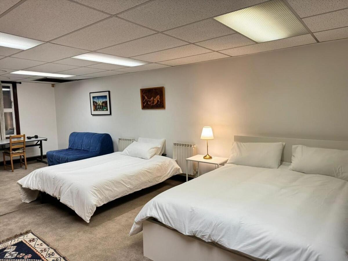 London Stockwell Station Apartment Room photo
