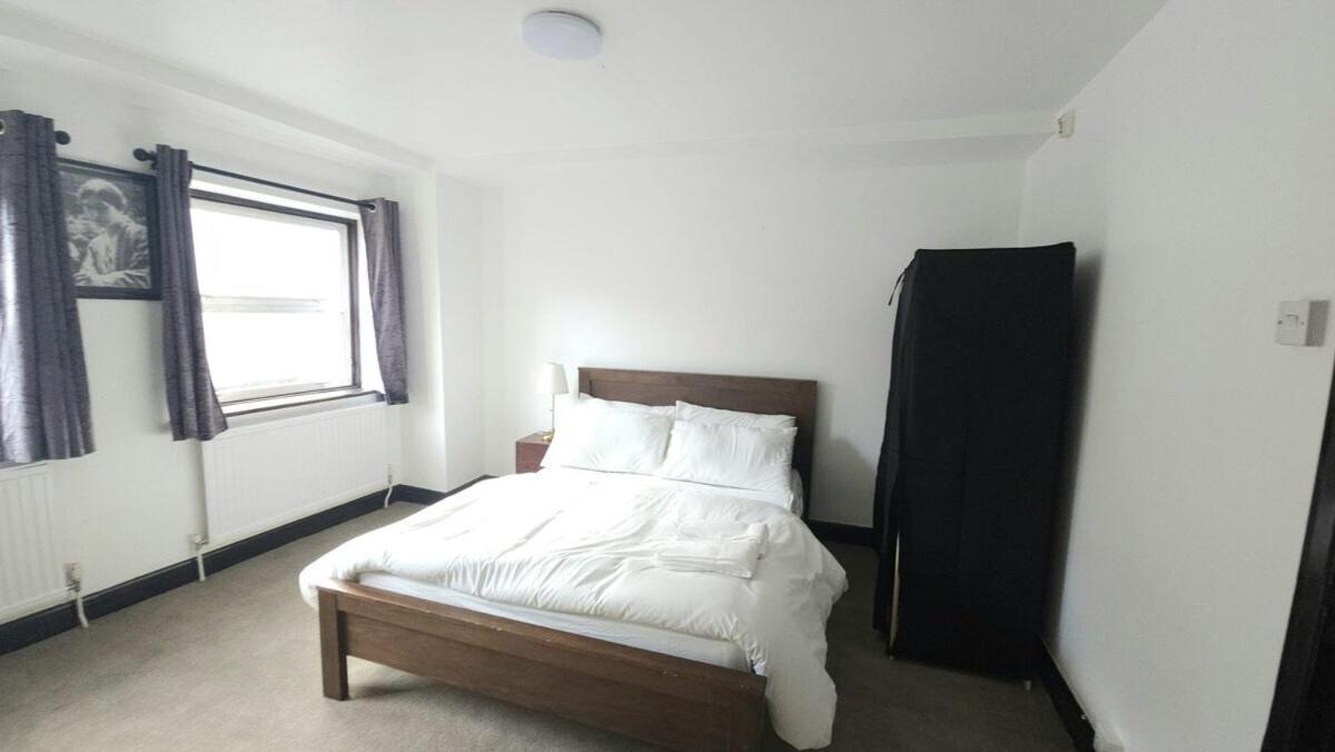 London Stockwell Station Apartment Room photo