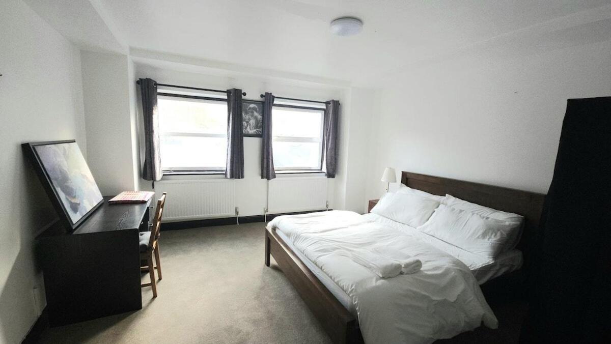 London Stockwell Station Apartment Room photo